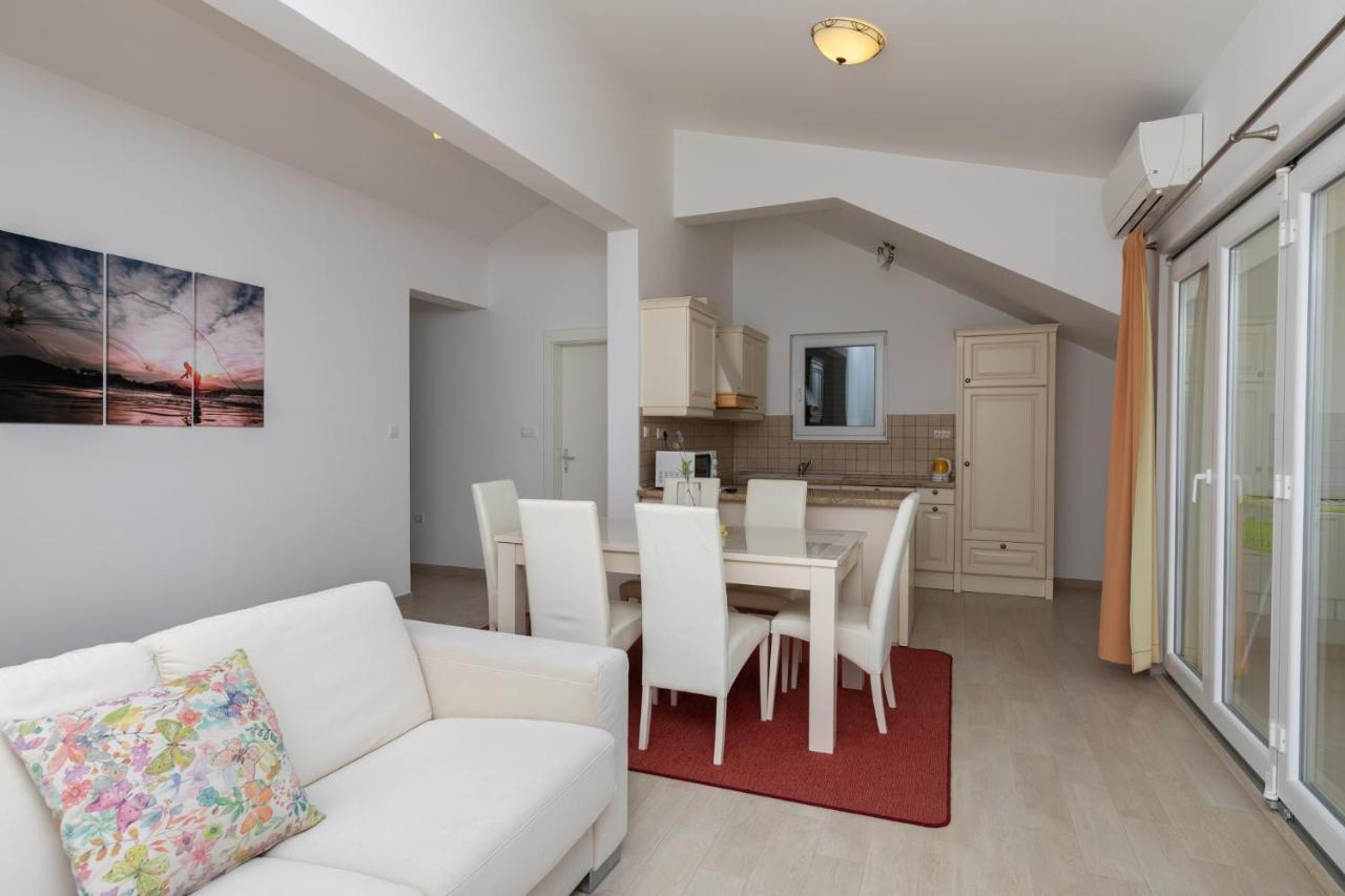 Apartments Bosiljka 麦米科 外观 照片